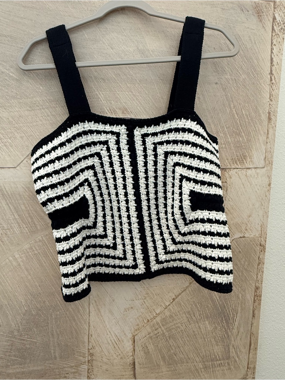 EVEREVE Black White Crochet Strappy Square Neck Tank Size M NWT